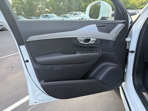Certified 2025 Volvo XC90 B5 Core AWD/4WD image 14