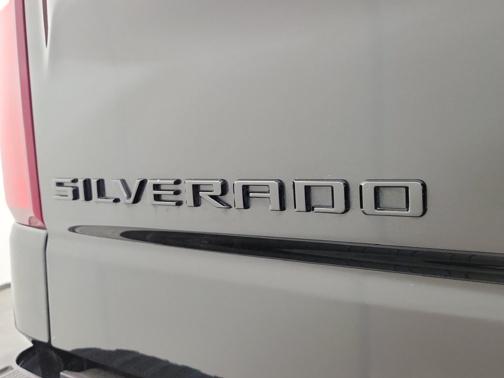 Used 2025 Chevrolet Silverado 1500 High Country w/ Midnight Edition AWD/4WD image 7