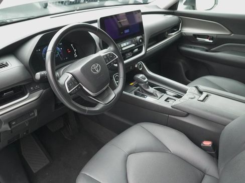 Used 2024 Toyota Grand Highlander XLE image 14