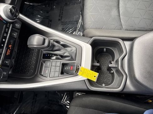 Used 2022 Toyota RAV4 XLE w/ Convenience Package AWD/4WD image 28