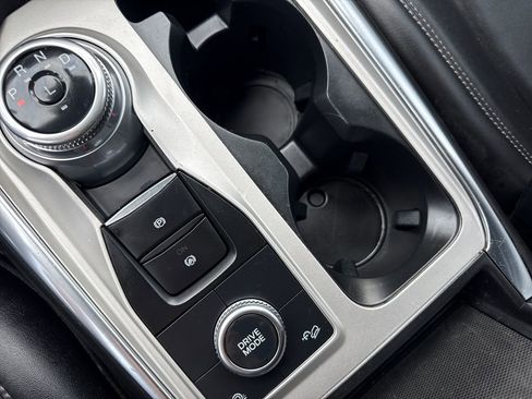 Used 2023 Ford Explorer XLT w/ Equipment Group 202A image 33