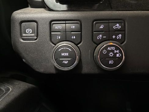 Used 2025 Chevrolet Silverado 3500 High Country w/ High Country Premium Package image 16