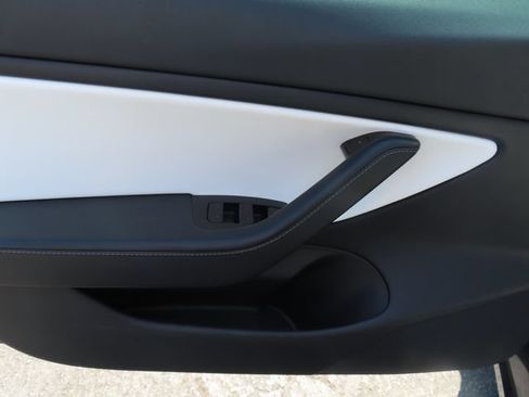 Used 2019 Tesla Model 3 Mid Range RWD image 12