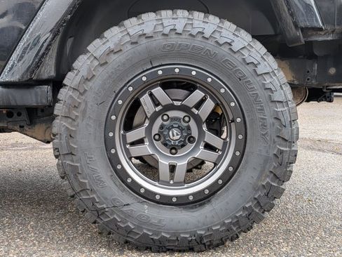 Used 2012 Jeep Wrangler Rubicon w/ PWR Convenience Group AWD/4WD image 9