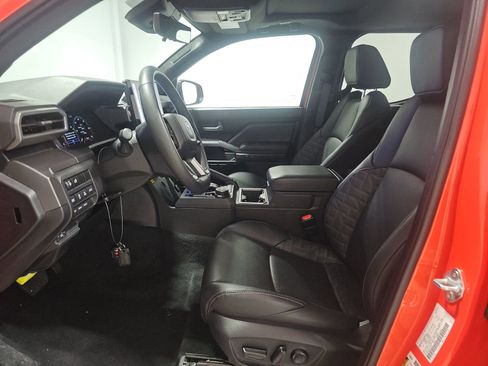 Used 2024 Toyota Tacoma TRD Off-Road image 8