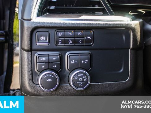 Used 2025 Chevrolet Suburban Z71 AWD/4WD image 33