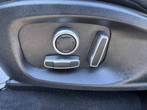 Used 2020 Jaguar F-PACE Premium image 17