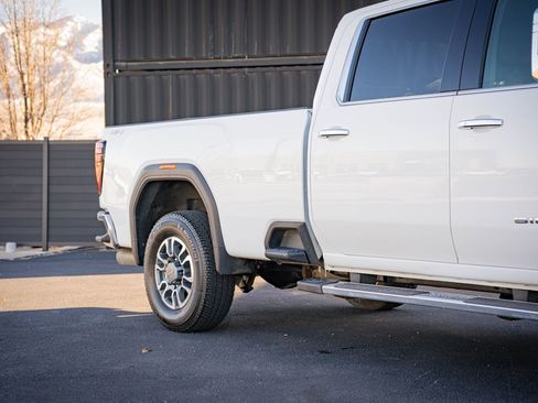 Used 2024 GMC Sierra 3500 SLT w/ SLT Convenience Package AWD/4WD image 6