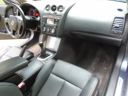 Used 2011 Nissan Altima 3.5 SR FWD image 21
