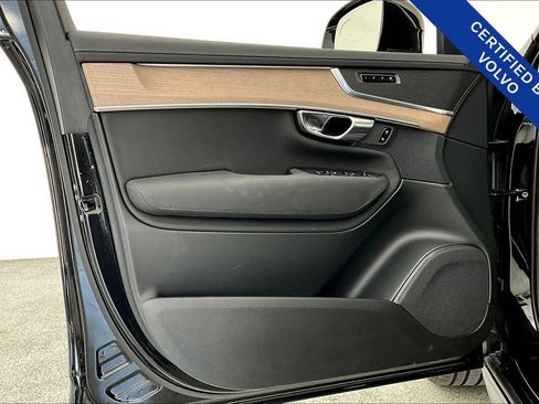 Certified 2025 Volvo XC90 B6 Plus image 23
