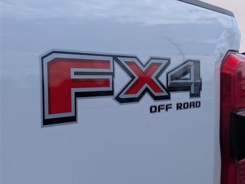 Used 2024 Ford F250 Platinum w/ FX4 Off-Road Package AWD/4WD image 38