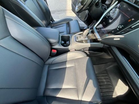 Used 2020 Subaru Outback Limited image 32