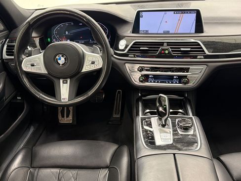 Used 2022 BMW 740i w/ M Sport Package RWD image 29