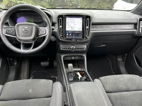 Used 2023 Volvo C40 P8 Recharge Plus AWD/4WD image 6