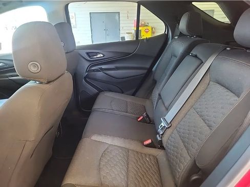 Used 2021 Chevrolet Equinox LT FWD image 4