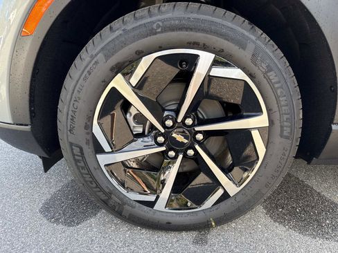 New 2026 Chevrolet Equinox EV LT image 30