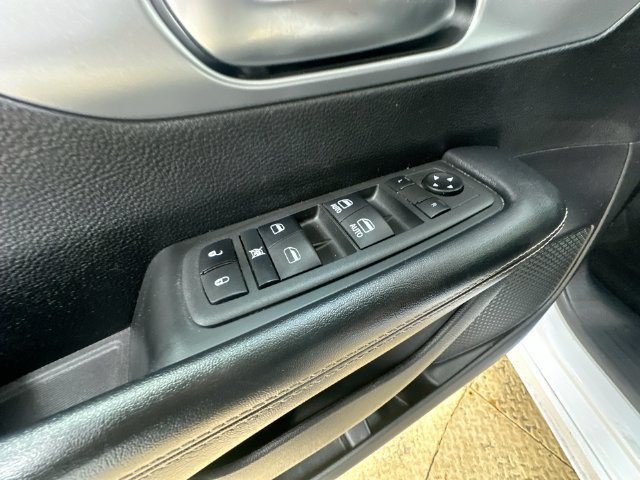 Used 2021 Chrysler Pacifica Touring w/ S Appearance Package FWD image 17