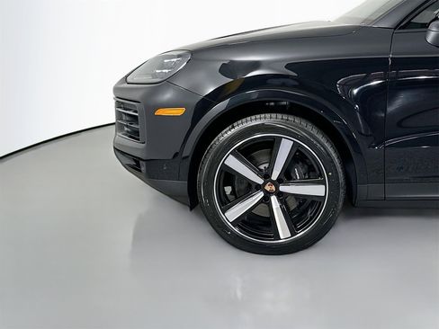 Certified 2025 Porsche Cayenne Coupe image 11