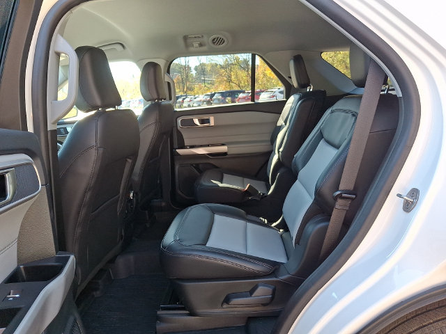 Used 2023 Ford Explorer XLT w/ Equipment Group 202A AWD/4WD image 36
