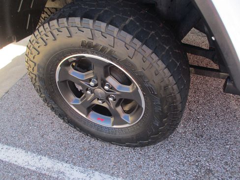 Used 2023 Jeep Gladiator Rubicon w/ Trailer Tow Package image 20