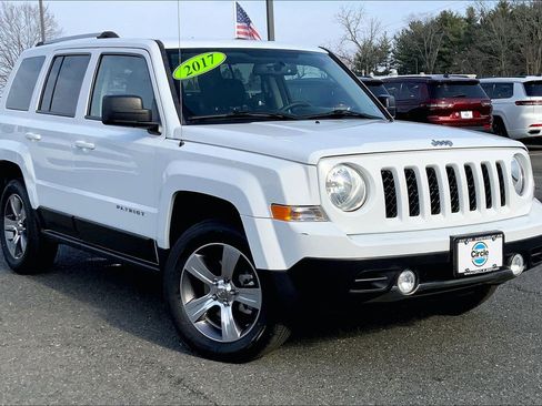 Used 2017 Jeep Patriot High Altitude image 2