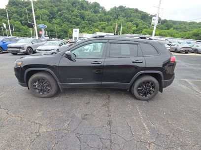 Used 2023 Jeep Cherokee Altitude Lux