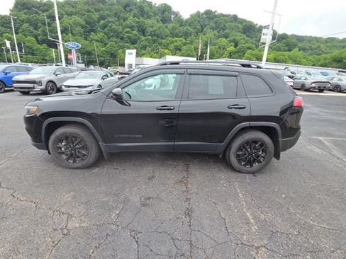 Used 2023 Jeep Cherokee Altitude Lux AWD/4WD image 4