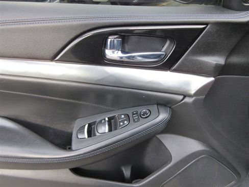 Used 2017 Nissan Maxima SR image 11