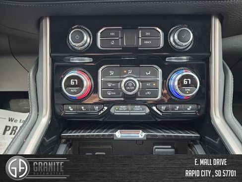 Used 2024 GMC Yukon XL Denali AWD/4WD image 18