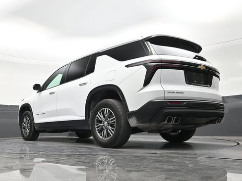 Used 2024 Chevrolet Traverse LS FWD image 22