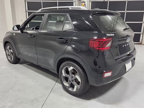 Certified 2026 Hyundai Venue SEL FWD image 9
