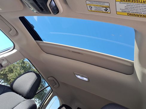 Certified 2025 Subaru Outback Premium image 5