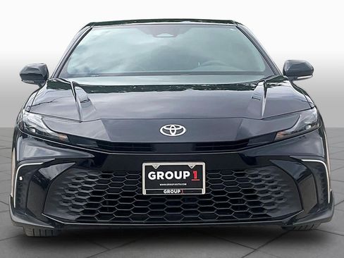 Used 2025 Toyota Camry SE w/ Convenience Package FWD image 4