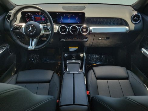 Used 2026 Mercedes-Benz GLB 250 image 12
