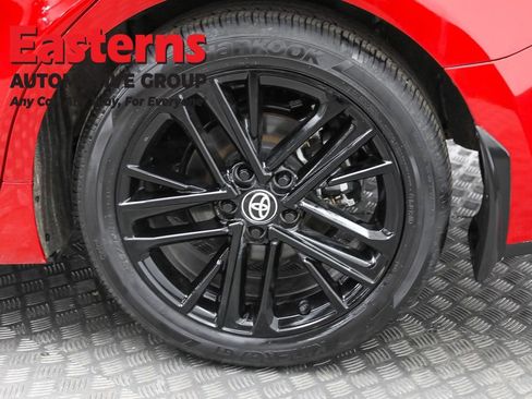 Used 2025 Toyota Camry SE w/ Convenience Package image 33