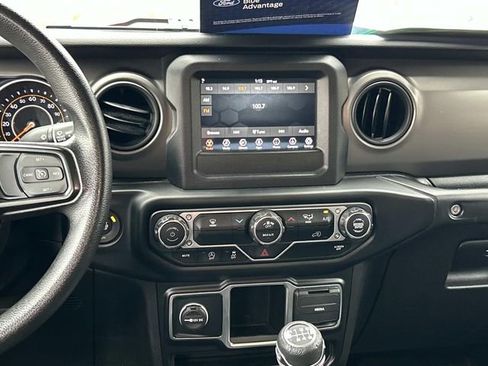 Used 2022 Jeep Wrangler Unlimited Willys image 17