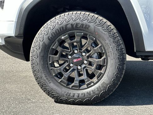 New 2026 GMC Canyon Elevation w/ Convenience Package AWD/4WD image 25