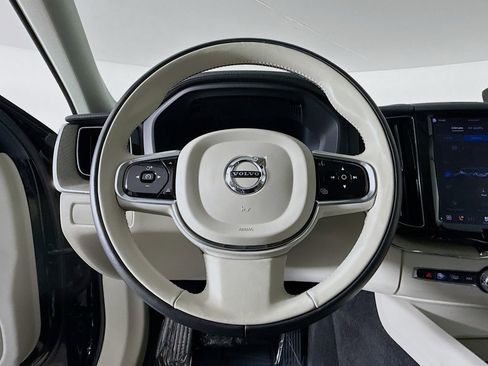 Used 2023 Volvo XC60 B5 Ultimate w/ Climate Package image 11