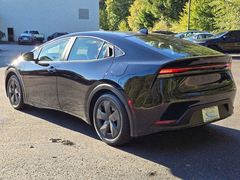 Used 2024 Toyota Prius LE image 27