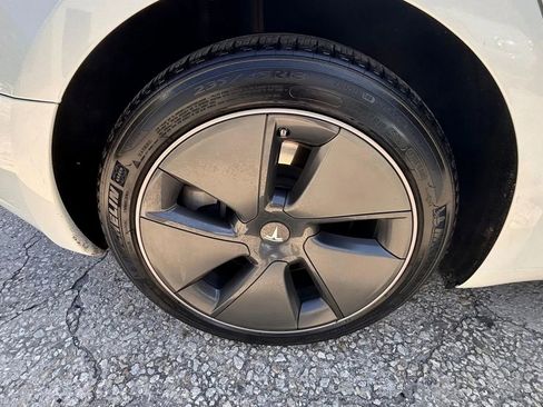Used 2023 Tesla Model 3 Standard Range image 19