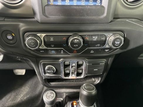 Used 2023 Jeep Wrangler Unlimited image 23