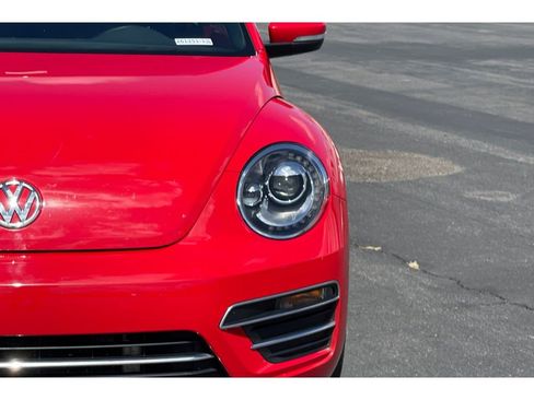 Used 2017 Volkswagen Beetle 1.8T SE FWD image 19