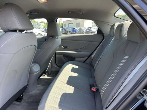 Used 2023 Hyundai Elantra SEL FWD image 17