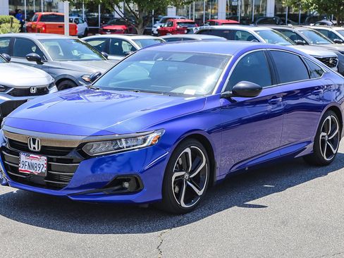 Used 2022 Honda Accord Sport image 3