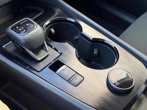 Used 2023 Nissan Rogue S image 14