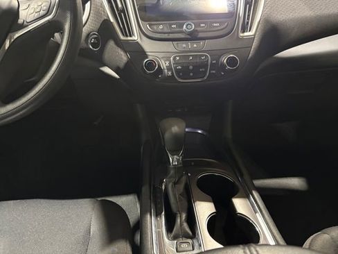 Used 2022 Chevrolet Malibu LT image 11
