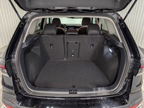 Used 2025 Volkswagen Taos SE image 25