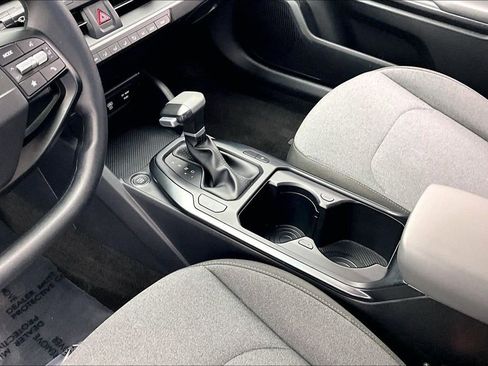 Used 2025 Kia K4 LXS image 15
