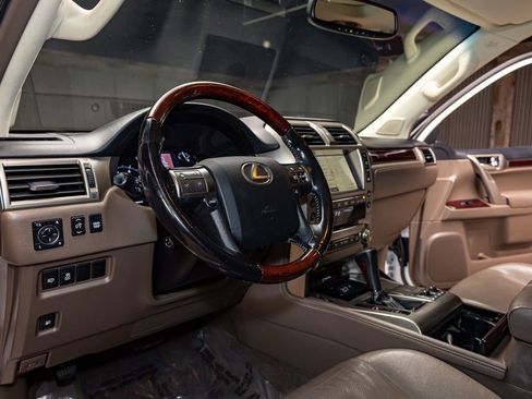 Used 2018 Lexus GX 460 image 13