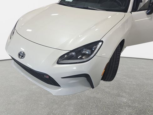 Used 2024 Toyota GR86 Premium RWD image 30